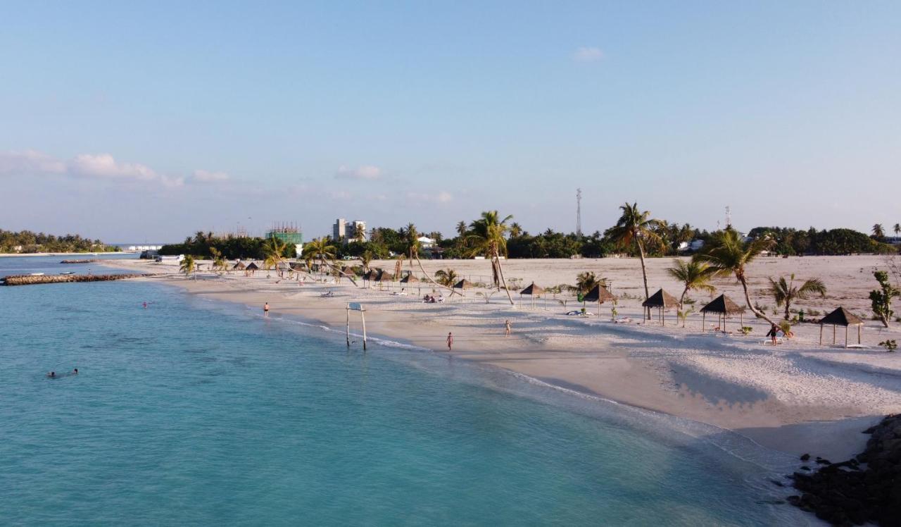 Adroit Beach Inn Гурайдо Екстериор снимка